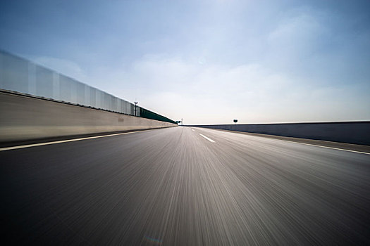 城市道路与天际线