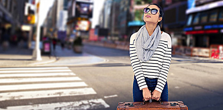 合成效果,图像,亚洲女性,行李,仰视,模糊,纽约,街道