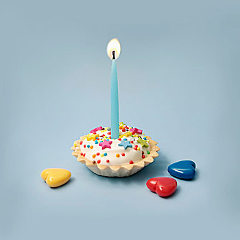 迷你,果料小馅饼,一个,生日蜡烛,蓝色背景