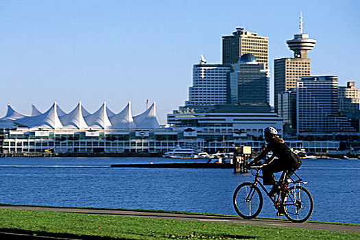 骑自行车,史坦利公园,温哥华,不列颠哥伦比亚省,加拿大