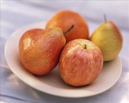 两个,苹果,梨,白色,盘子