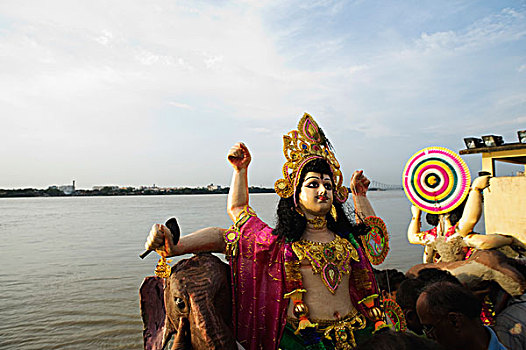 雕塑,女神,投入,河,加尔各答,西孟加拉,印度