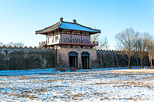 中国涿州影视城的古代建筑城墙和城门