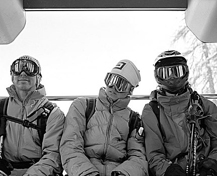 群体,滑雪,吊舱,半身像,山,冬天,男人,三个,年轻,运动员,自由滑雪手,自由滑行者