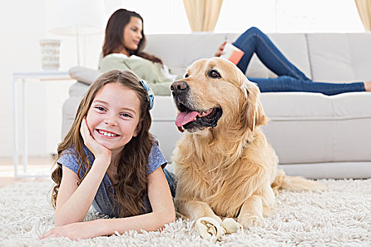 女孩,狗,地毯,母亲,放松,在家