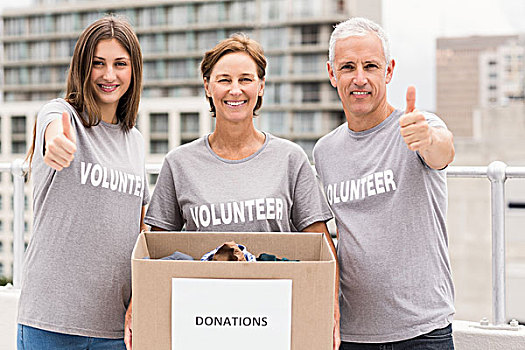微笑,志愿者,捐赠,盒子,竖大拇指,头像,房顶,建筑