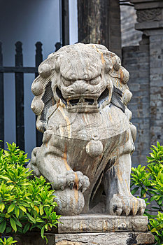 古代石狮子,山西平遥古县衙门前瑞兽石雕