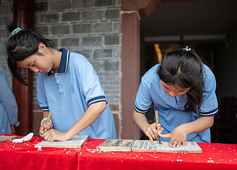 江西金溪,博物馆里学习雕版印刷技艺