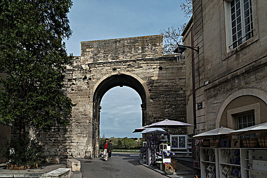 法国阿维尼翁老城门