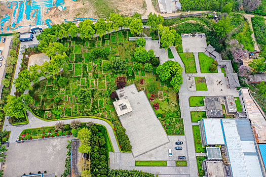 航拍河南郑州新郑郑国车马坑景区,郑王陵博物馆