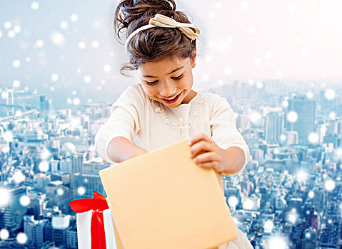 休假,礼物,圣诞节,孩子,人,概念,微笑,小女孩,礼盒,上方,雪,城市,背景