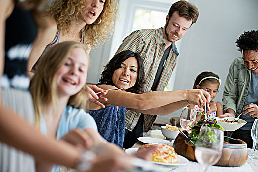 家庭,聚会,食物,成年,孩子,桌子