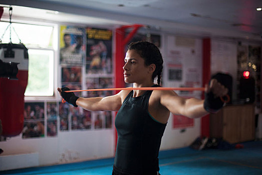 女性,拳击手,伸展训练,健身房