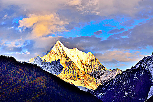 雪山,亚丁,甘孜,稻城,金山,阳光