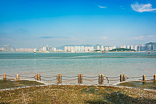 厦门海湾公园远眺海沧区