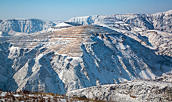 高原雪景