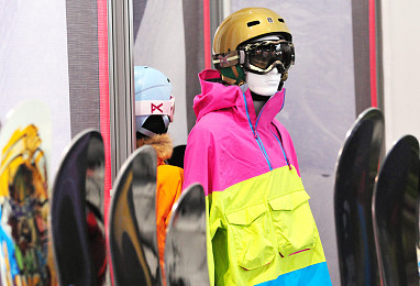 滑雪服图片