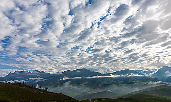 青海祁连县卓尔山