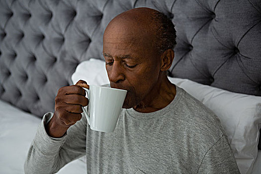 老人,喝咖啡,坐,床,在家