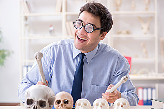有趣,疯狂,教授,学习,人体骨骼