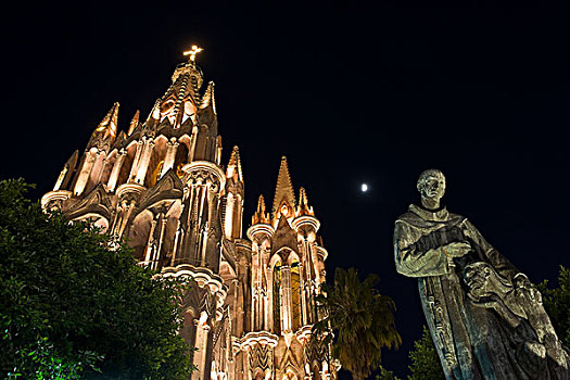 墨西哥,圣米格尔,夜景,教区教堂,天使长,雕塑