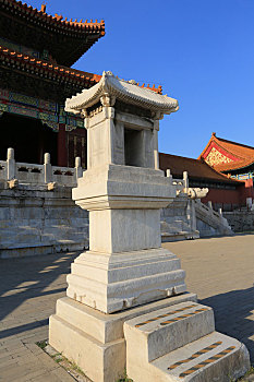 北京故宫太和门前石亭