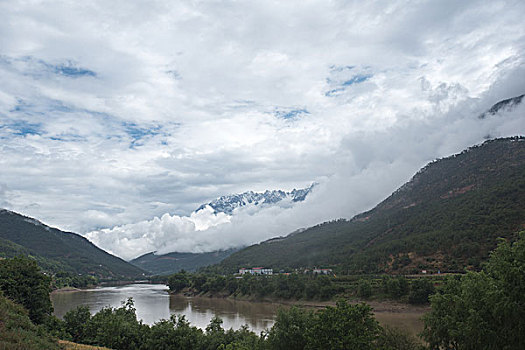 山区云雾