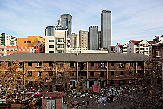 高楼大厦背后的贫民窟