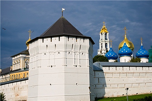 塞尔吉耶夫,寺院