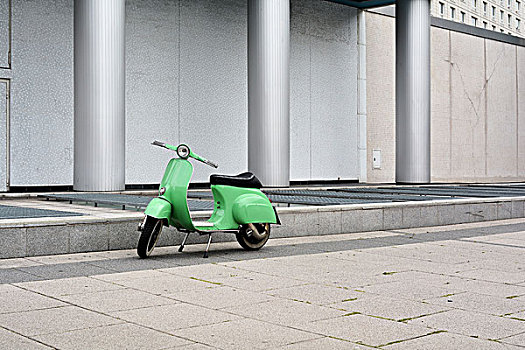 低座小摩托,柏林