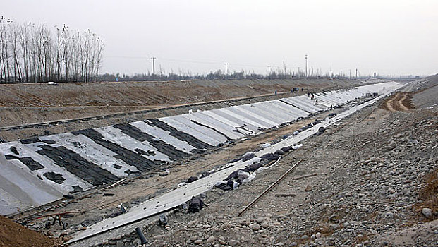 南水北调工程北京段－－京源头明渠施工现场