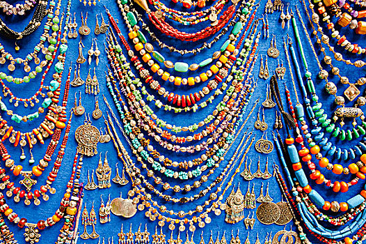 展示,多样,项链,耳饰,玻璃珠,传统,阿拉伯,图案,销售,露天市场,集市,玛拉喀什,摩洛哥,非洲