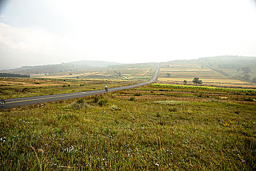 草原的公路