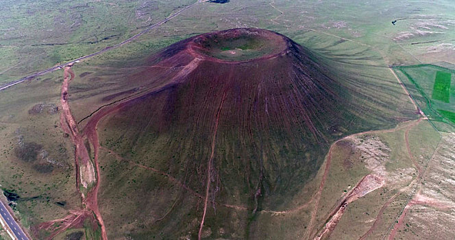内蒙古,探秘火山遗迹,考证岩浆喷发的地质岁月