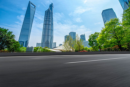 上海摩天大楼和道路交通
