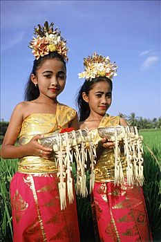 印度尼西亚,巴厘岛,孩子,舞者,服饰,供品,稻田