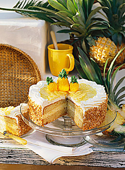 菠萝,杏仁奶油蛋糕