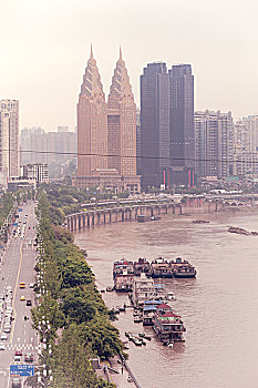 重庆高楼建筑长江边