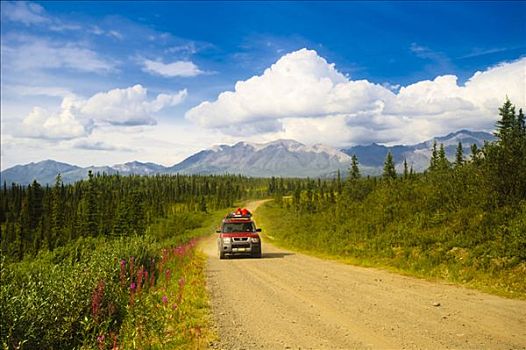 汽车,旅行,道路,兰格尔圣伊莱亚斯,国家公园,山峦,背景,阿拉斯加,夏天