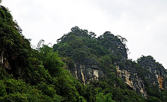 石山