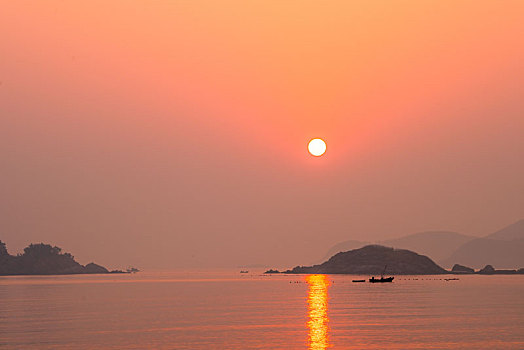 威海半月湾海上日出