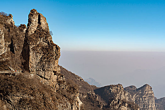 白石山峰岩