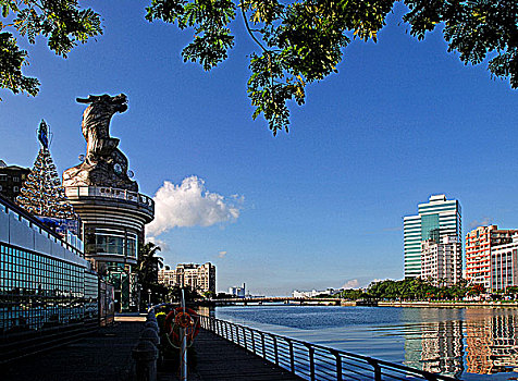 台湾高雄爱河沿岸的,鳌跃龙翔,雕塑
