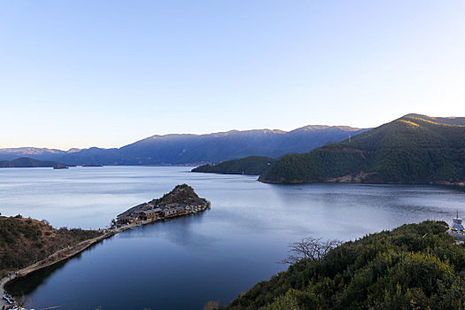 泸沽湖全景