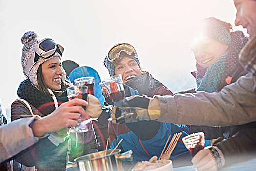 滑雪,朋友,祝酒,鸡尾酒杯