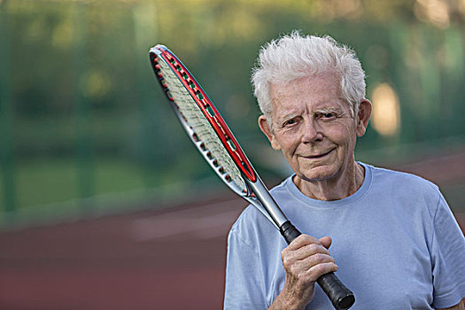头像,微笑,老人,拿着,网球拍,球场