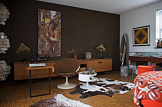 母牛,皮,地毯,靠近,壳,椅子,书桌,深棕色,墙壁,房间