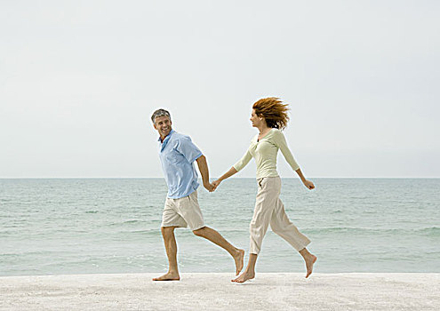 夫妻,跑,海滩
