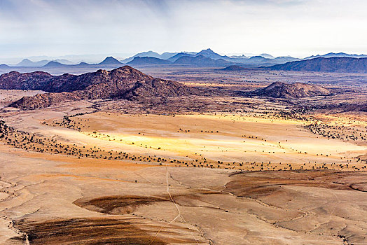 航拍,荒漠景观,荒芜,山景,边缘,纳米布沙漠,纳米比诺克陆夫国家公园,埃龙戈区,纳米比亚,非洲