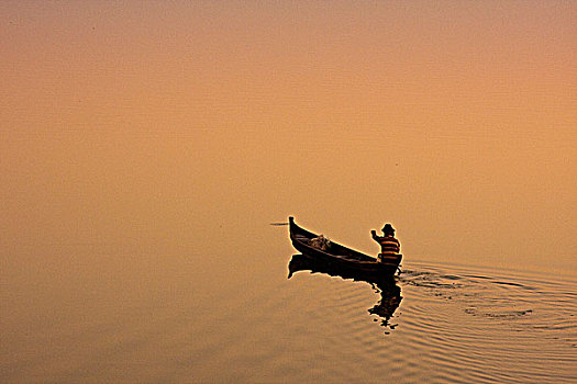 缅甸,阿马拉布拉,捕鱼者,划船,陶塔曼湖,日出